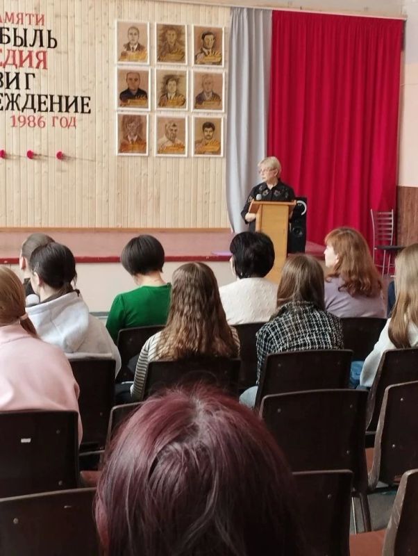 В Краснолучской детской школе искусств прошёл День памяти «Чернобыль В Краснолучской детской школе искусств прошёл День памяти «Чернобыль