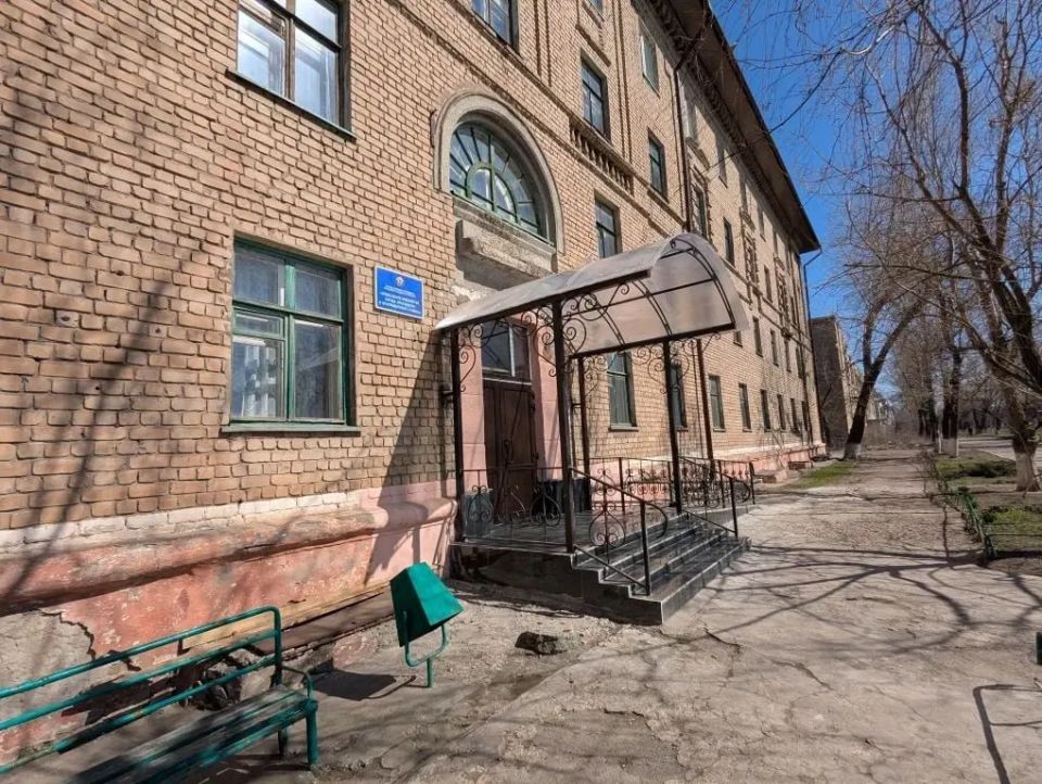Курганские специалисты приступили к ремонту третьего этажа социального общежития в Молодогвардейске Курганские специалисты приступили к ремонту третьего этажа социального общежития в Молодогвардейске