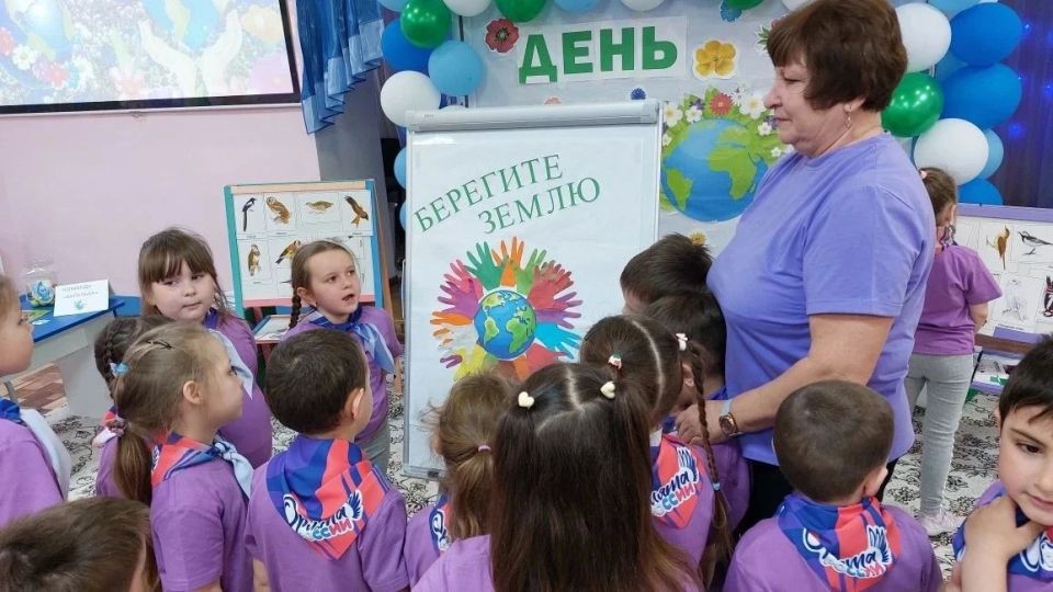 В Международный день матери – Земли, в рамках трека "Орлёнок - эколог", орлята-дошколята ГБДОУ ЛНР «Беловодского ясли-сада №3 «Родничок» участвовали в интеллектуальном развлечении «Международный день матери – Земли»... В Международный день матери – Земли, в рамках трека "Орлёнок - эколог", орлята-дошколята ГБДОУ ЛНР «Беловодского ясли-сада №3 «Родничок» участвовали в интеллектуальном развлечении «Международный день матери – Земли»...