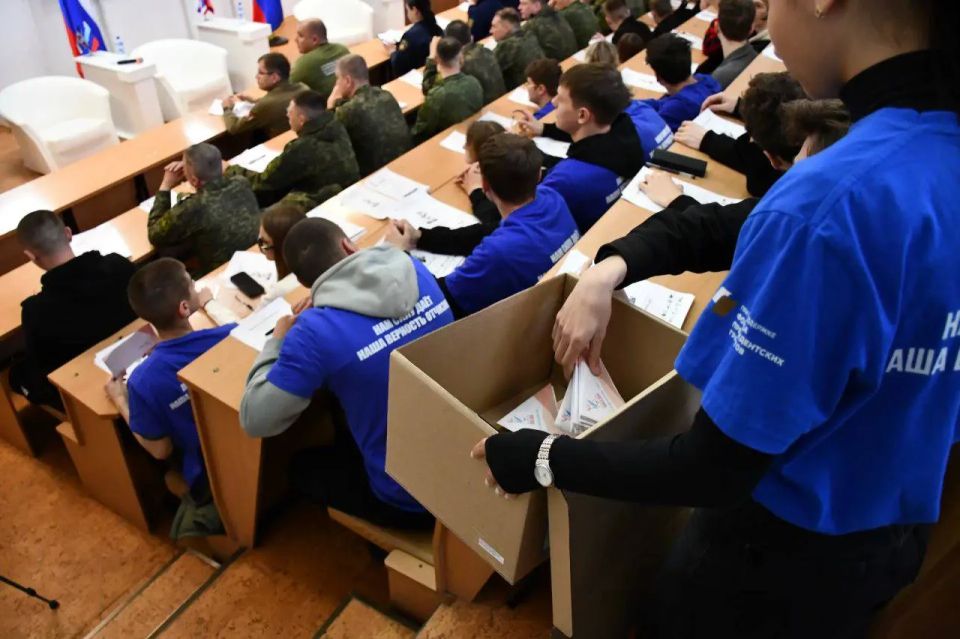 На вопросы «Диктанта Победы» ответили студенты вузов ЛНР На вопросы «Диктанта Победы» ответили студенты вузов ЛНР