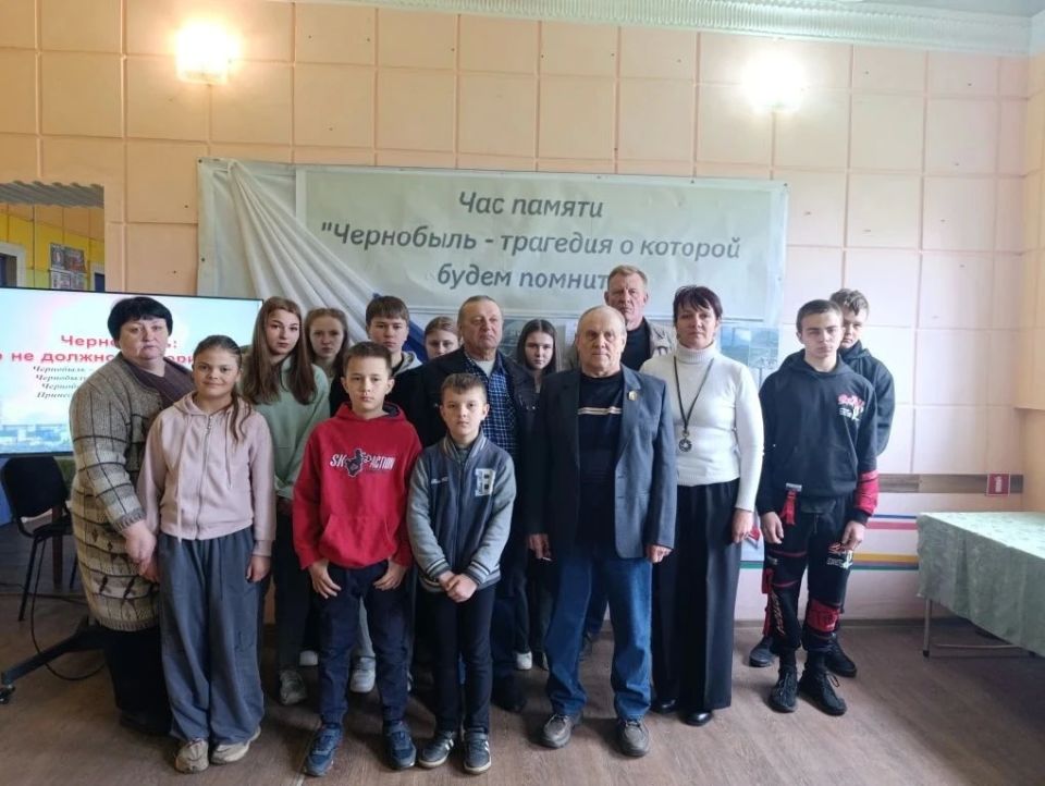 23 апреля в Фащевском клубе "Горняк" собрались жители Фащевки, чтобы вместе вспомнить о трагедии, которая изменила мир, и почтить память тех, кто стал её жертвой 23 апреля в Фащевском клубе "Горняк" собрались жители Фащевки, чтобы вместе вспомнить о трагедии, которая изменила мир, и почтить память тех, кто стал её жертвой