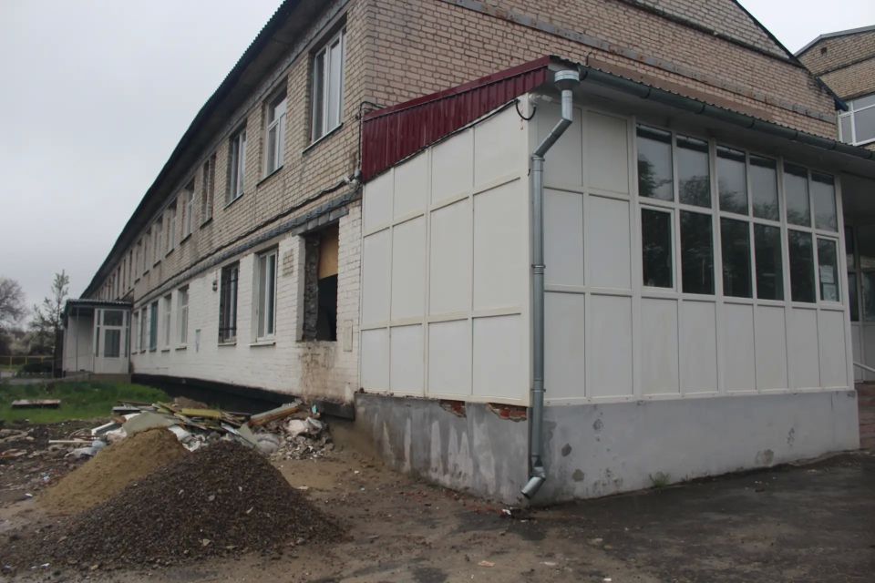 В Славяносербске по народной программе ведется ремонт поликлиники центральной районной больницы В Славяносербске по народной программе ведется ремонт поликлиники центральной районной больницы