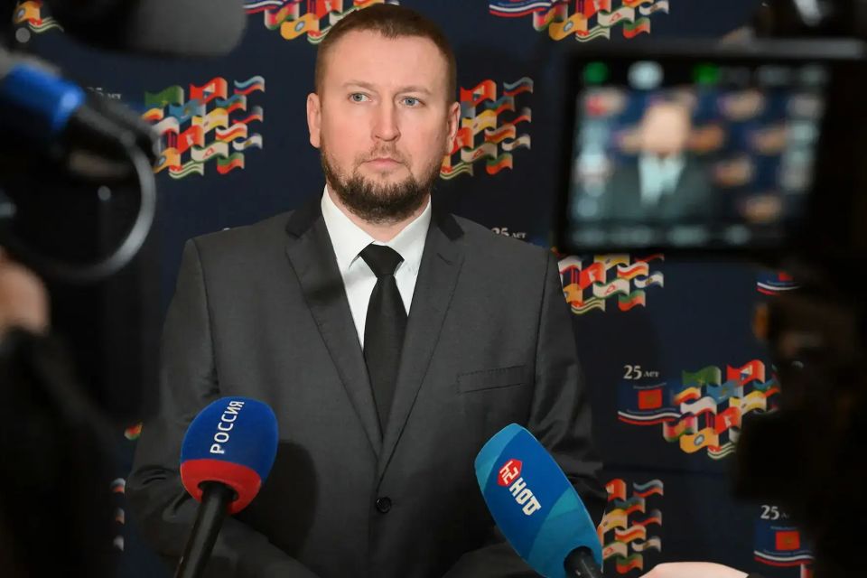 Денис Мирошниченко принял участие в торжественном заседании Совета Южно-Российской Парламентской Ассоциации Денис Мирошниченко принял участие в торжественном заседании Совета Южно-Российской Парламентской Ассоциации
