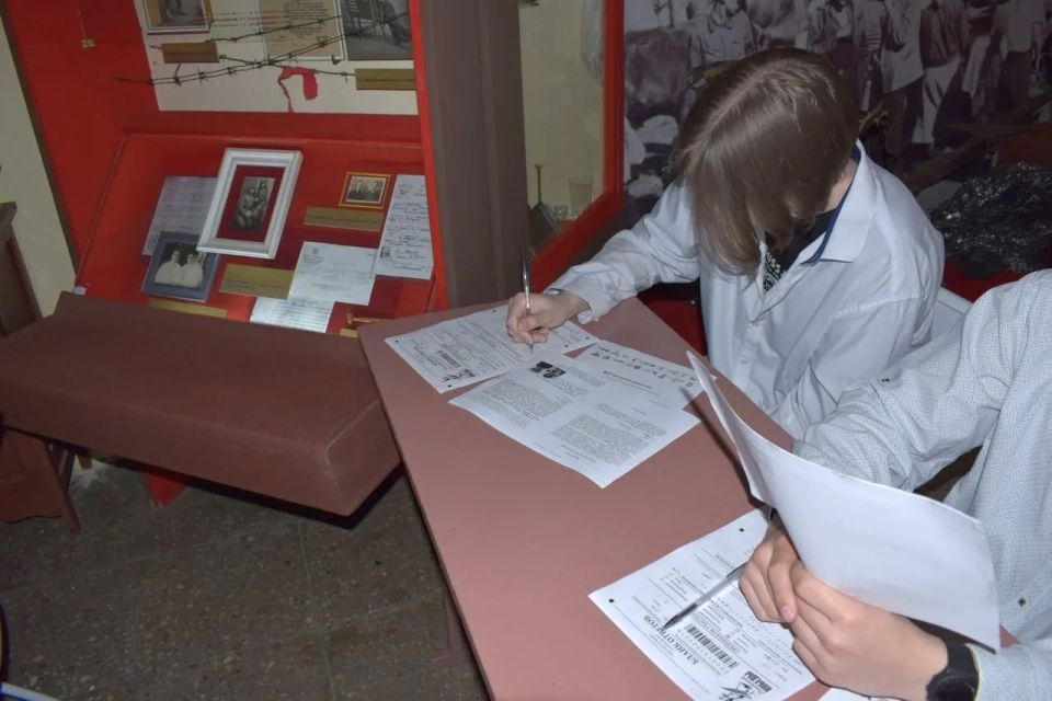 Свердловский краеведческий музей, четвертый год с гордостью принимает Всероссийскую патриотическую акцию «Диктант Победы» Свердловский краеведческий музей, четвертый год с гордостью принимает Всероссийскую патриотическую акцию «Диктант Победы»
