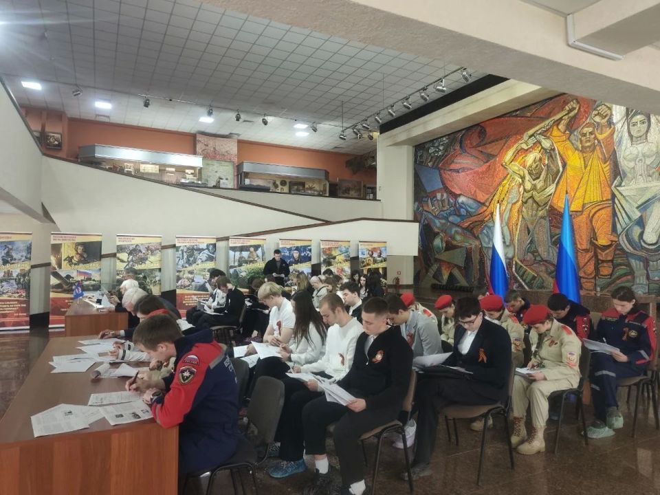 Площадками написания «Диктанта Победы» в муниципалитетах ЛНР стали Дома культуры, музеи и учреждения образования Площадками написания «Диктанта Победы» в муниципалитетах ЛНР стали Дома культуры, музеи и учреждения образования