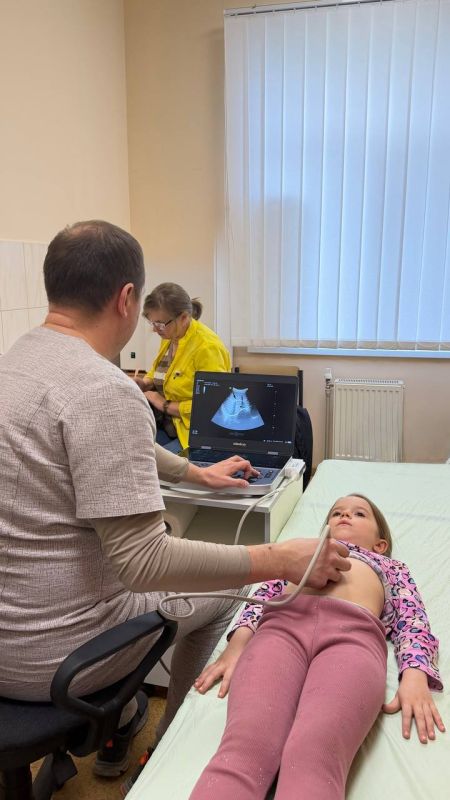 Луганские специалисты провели осмотр детей Меловского муниципального округа Луганские специалисты провели осмотр детей Меловского муниципального округа
