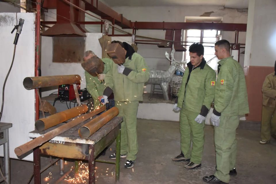Свыше 400 учащихся Луганской народной Республики стали участниками проекта профориентации молодежи Свыше 400 учащихся Луганской народной Республики стали участниками проекта профориентации молодежи