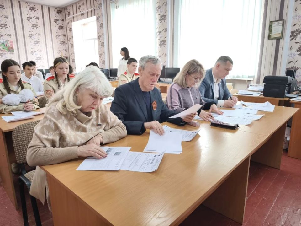 Брянковчане написали «Диктант Победы»: память, объединяющая поколения Брянковчане написали «Диктант Победы»: память, объединяющая поколения