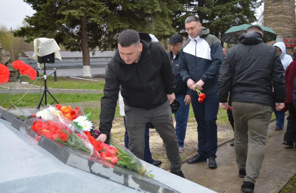 Память, которая не гаснет: Белокуракинский округ почтил ликвидаторов Чернобыльской катастрофы Память, которая не гаснет: Белокуракинский округ почтил ликвидаторов Чернобыльской катастрофы