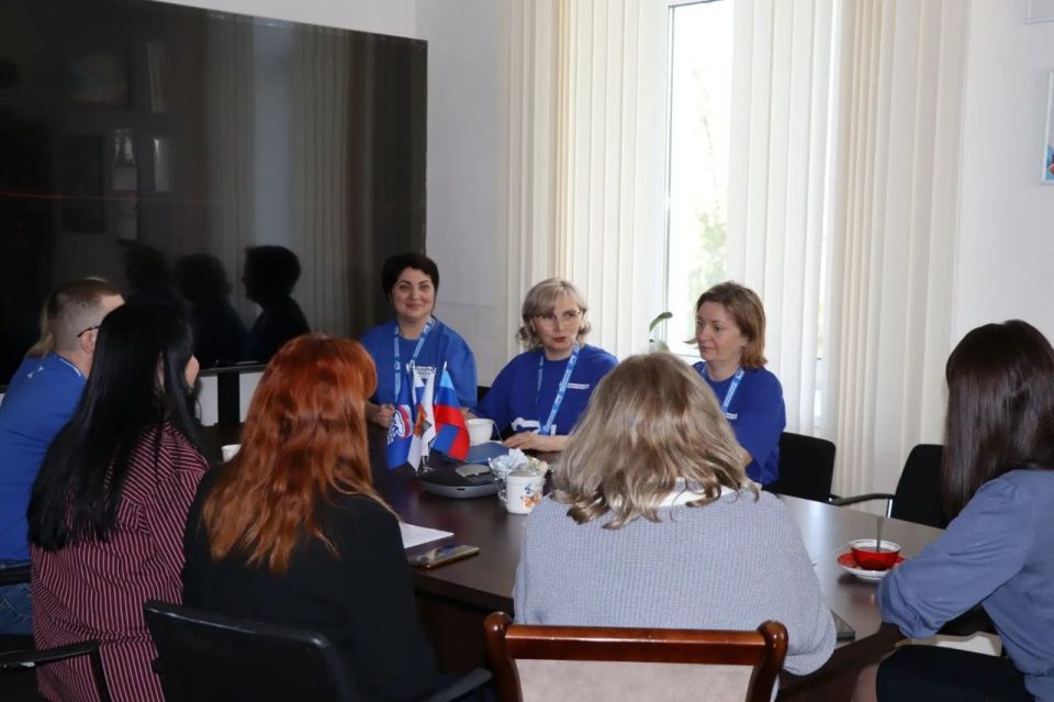 При содействии "ЕДИНОЙ РОССИИ" в Северодонецк в очередной раз прибыли специалисты сфер образования, спорта и культуры Пермского края для оказания методической поддержки При содействии "ЕДИНОЙ РОССИИ" в Северодонецк в очередной раз прибыли специалисты сфер образования, спорта и культуры Пермского края для оказания методической поддержки