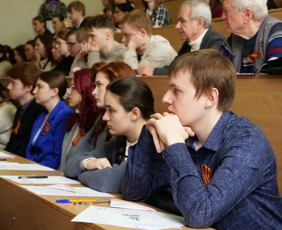 На вопросы «Диктанта Победы» ответили студенты вузов ЛНР На вопросы «Диктанта Победы» ответили студенты вузов ЛНР