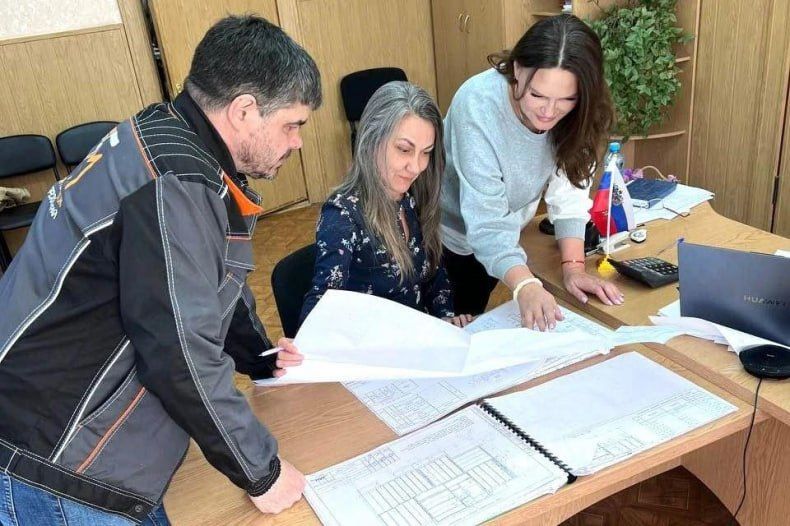 Представитель подрядной организации из Красноярского края отмечен наградой за восстановление Свердловского округа ЛНР Представитель подрядной организации из Красноярского края отмечен наградой за восстановление Свердловского округа ЛНР