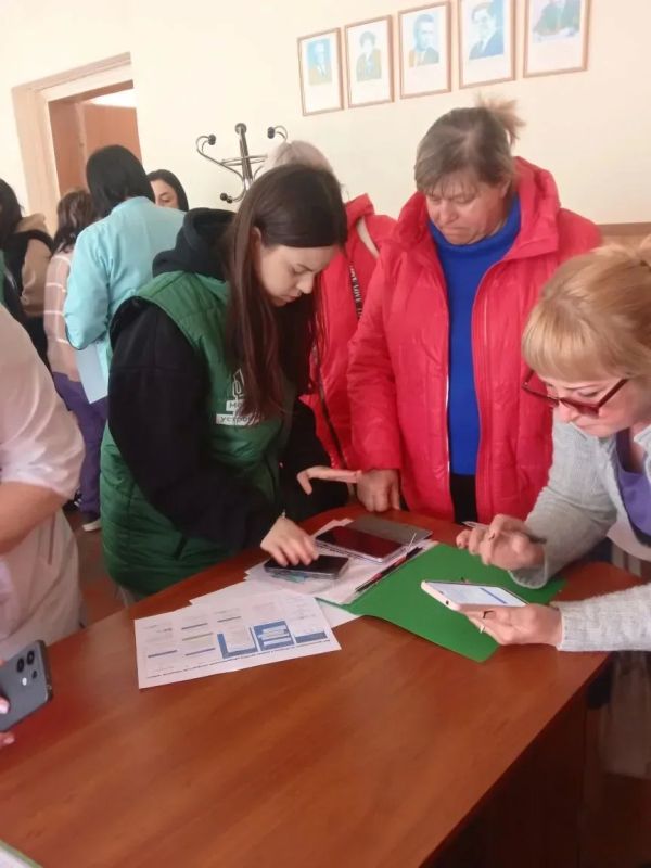 Уважаемые жители!. Сегодня, 24.04.2026, в городской поликлинике состоялось мероприятие в рамках Всероссийского онлайн-голосования за выбор объектов благоустройства в рамках федерального проекта «Формирование комфортной... Уважаемые жители!. Сегодня, 24.04.2026, в городской поликлинике состоялось мероприятие в рамках Всероссийского онлайн-голосования за выбор объектов благоустройства в рамках федерального проекта «Формирование комфортной...