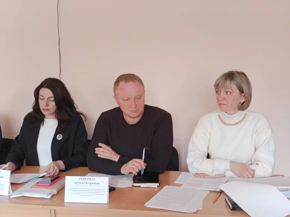 В Администрации городского округа город Ровеньки состоялось очередное заседание городской комиссии по делам несовершеннолетних и защите их прав под председательством заместителя Главы Администрации городского округа город... В Администрации городского округа город Ровеньки состоялось очередное заседание городской комиссии по делам несовершеннолетних и защите их прав под председательством заместителя Главы Администрации городского округа город...