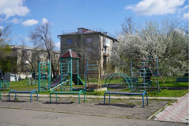 На детской площадке «Пятачок» в Свердловском округе прошёл Всероссийский субботник На детской площадке «Пятачок» в Свердловском округе прошёл Всероссийский субботник