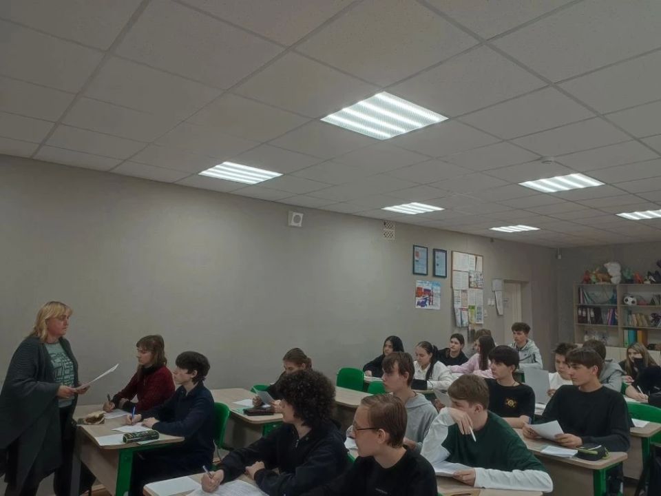В луганских школах №20 и №5 прошёл «Избирательный диктант» для старшеклассников В луганских школах №20 и №5 прошёл «Избирательный диктант» для старшеклассников