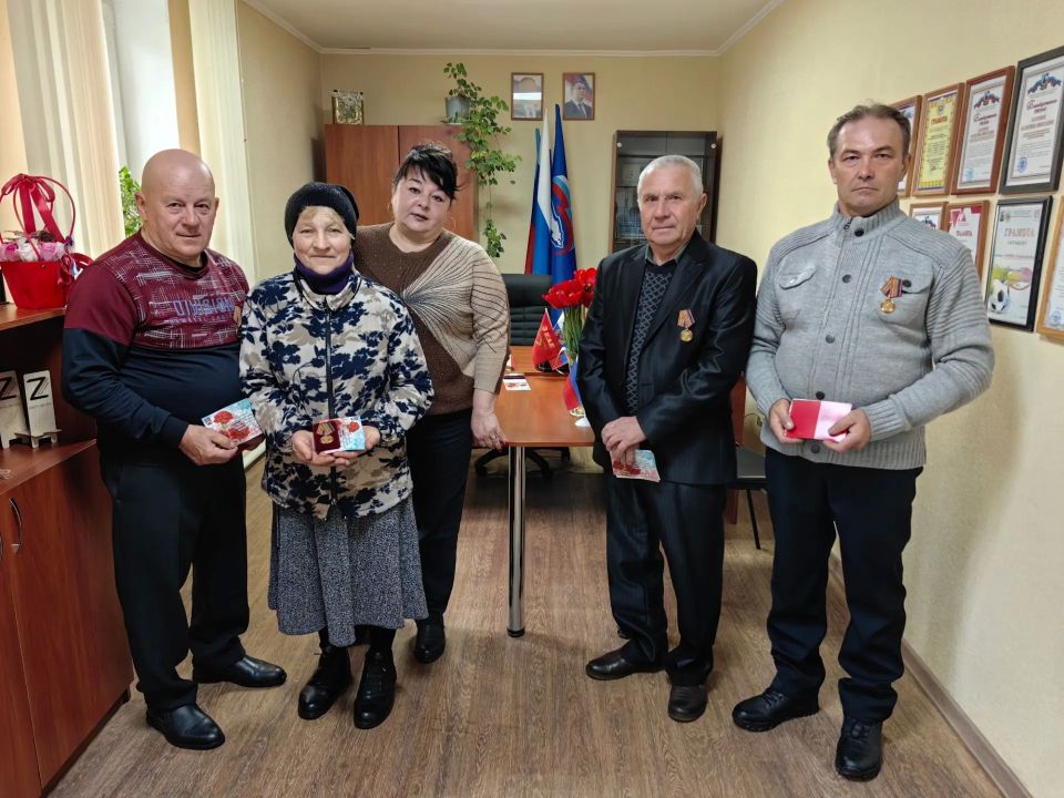 Ликвидаторам аварии на ЧАЭС в Комиссаровке вручили памятные медали от Главы округа Ликвидаторам аварии на ЧАЭС в Комиссаровке вручили памятные медали от Главы округа