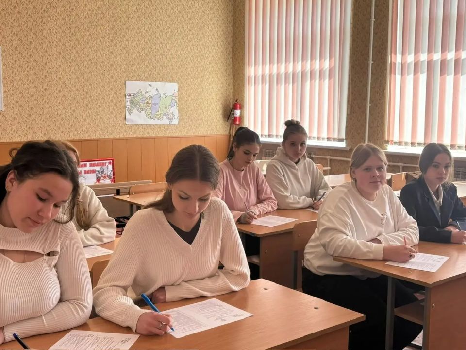 В Перевальском округе проходят мероприятия ко Дню молодого избирателя В Перевальском округе проходят мероприятия ко Дню молодого избирателя