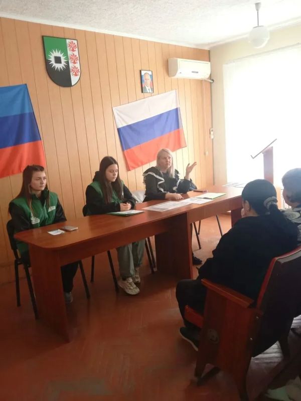 Уважаемые жители!. Сегодня, 24.04.2026, в городской поликлинике состоялось мероприятие в рамках Всероссийского онлайн-голосования за выбор объектов благоустройства в рамках федерального проекта «Формирование комфортной... Уважаемые жители!. Сегодня, 24.04.2026, в городской поликлинике состоялось мероприятие в рамках Всероссийского онлайн-голосования за выбор объектов благоустройства в рамках федерального проекта «Формирование комфортной...
