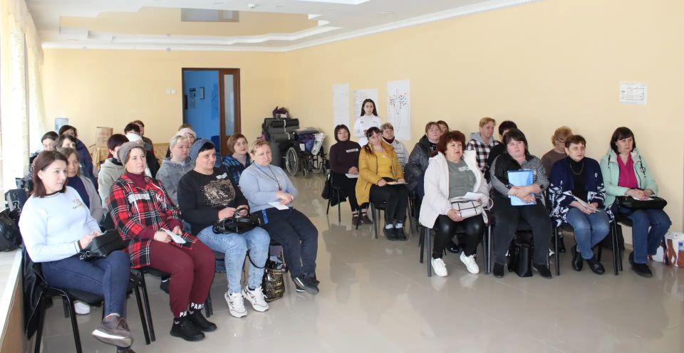 Сотрудники Белокуракинского комплексного центра социального обслуживания населения (КЦСОН) приняли участие в межрегиональном проекте под названием «Жить дома! Забота о людях с ограниченными возможностями на территориях ЛНР и... Сотрудники Белокуракинского комплексного центра социального обслуживания населения (КЦСОН) приняли участие в межрегиональном проекте под названием «Жить дома! Забота о людях с ограниченными возможностями на территориях ЛНР и...