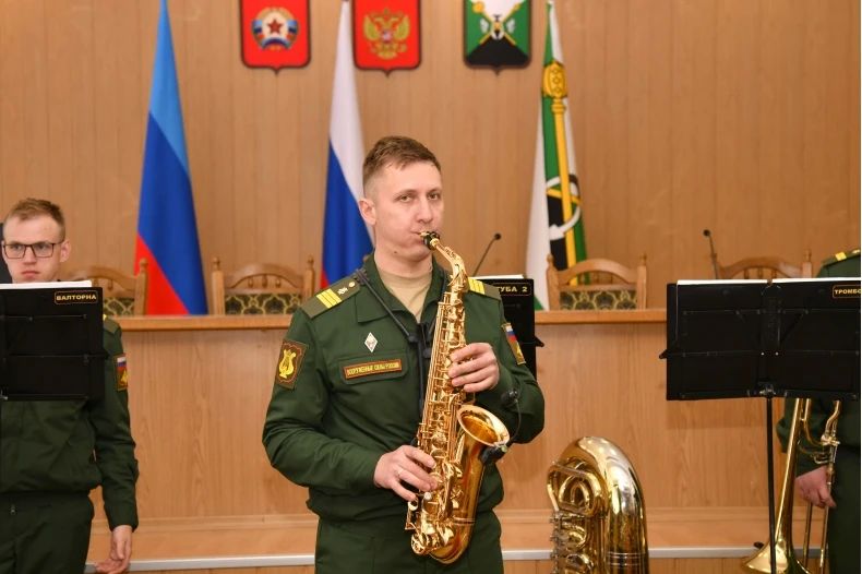 В Свердловске в честь 40-ой годовщины ликвидации аварии на ЧАЭС ликвидаторам и членам их семей были вручены памятные медали В Свердловске в честь 40-ой годовщины ликвидации аварии на ЧАЭС ликвидаторам и членам их семей были вручены памятные медали