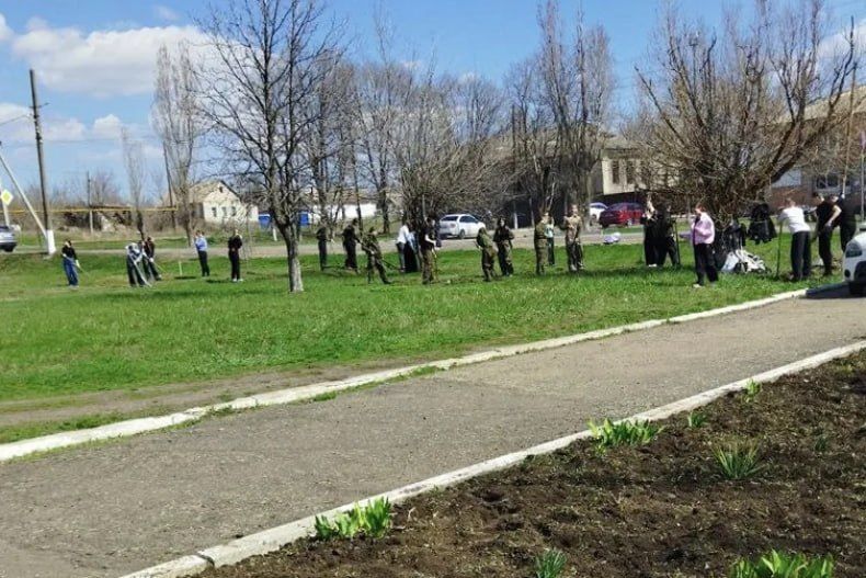 Жители пгт Бирюково присоединились ко Всероссийскому субботнику Жители пгт Бирюково присоединились ко Всероссийскому субботнику