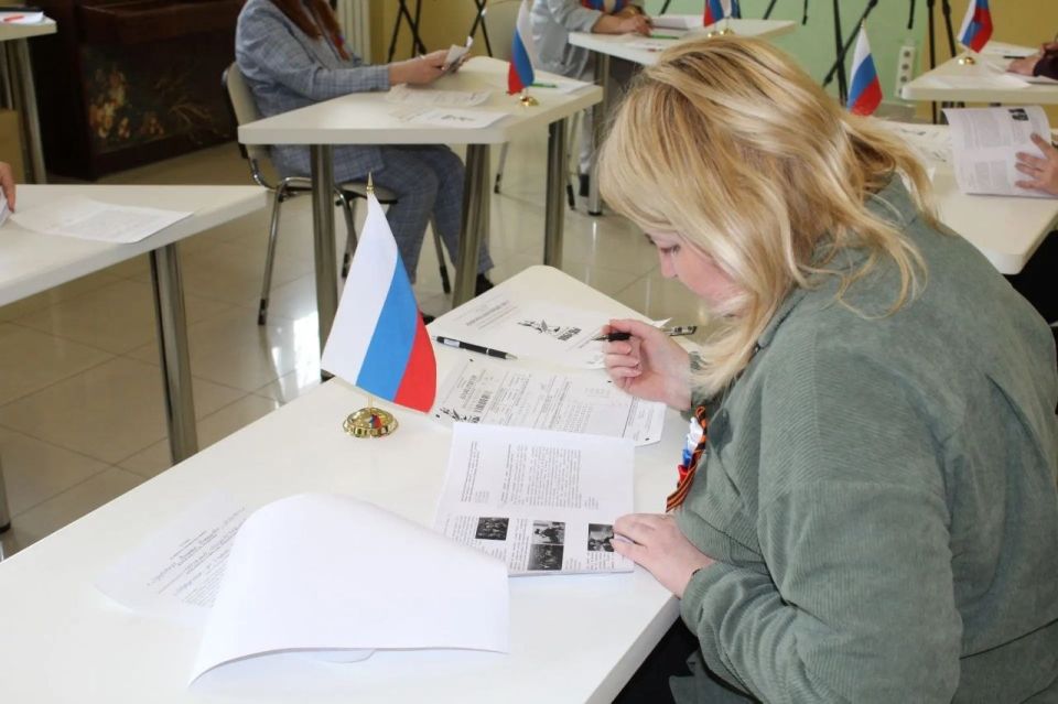 Яна Сылкина: Сегодня акция по написанию Диктанта Победы проходит везде, где жива память о великом подвиге российского народа в годы Великой Отечественной войны - самой кровопролитной войны ХХ века Яна Сылкина: Сегодня акция по написанию Диктанта Победы проходит везде, где жива память о великом подвиге российского народа в годы Великой Отечественной войны - самой кровопролитной войны ХХ века