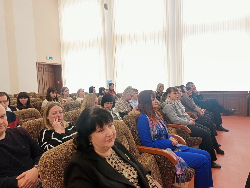 Работников местного самоуправления города поздравили на торжественном собрании в Администрации города Работников местного самоуправления города поздравили на торжественном собрании в Администрации города