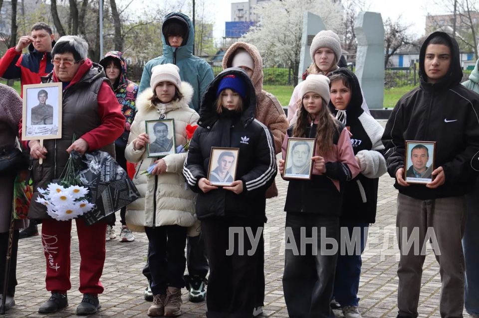 В Свердловске прошло памятное мероприятие ко Дню участников ликвидации последствий аварии на Чернобыльской АЭС В Свердловске прошло памятное мероприятие ко Дню участников ликвидации последствий аварии на Чернобыльской АЭС
