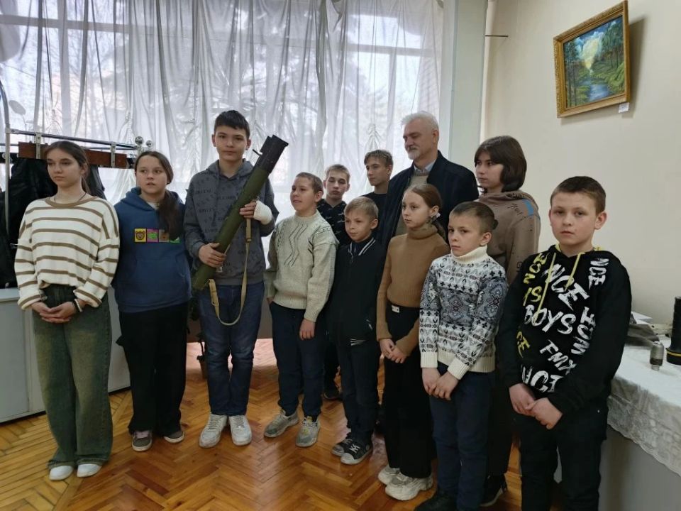 В Галерее искусств Луганского художественного музея состоялось просветительское мероприятие, посвящённое Международному дню солидарности молодёжи и Дням памяти о геноциде советского народа в годы Великой Отечественной войны В Галерее искусств Луганского художественного музея состоялось просветительское мероприятие, посвящённое Международному дню солидарности молодёжи и Дням памяти о геноциде советского народа в годы Великой Отечественной войны