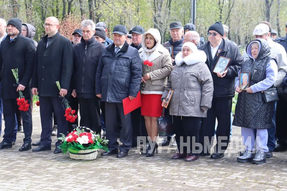 В Свердловске прошло памятное мероприятие ко Дню участников ликвидации последствий аварии на Чернобыльской АЭС В Свердловске прошло памятное мероприятие ко Дню участников ликвидации последствий аварии на Чернобыльской АЭС