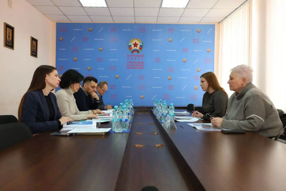 В Парламенте республики обсудили меры по ремонту и реконструкции памятников Великой Отечественной войны В Парламенте республики обсудили меры по ремонту и реконструкции памятников Великой Отечественной войны