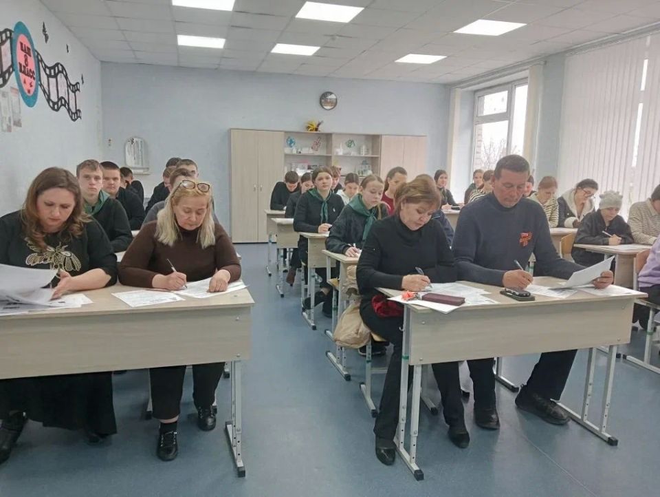 Депутатский корпус принял участие в «Диктанте Победы” Депутатский корпус принял участие в «Диктанте Победы”