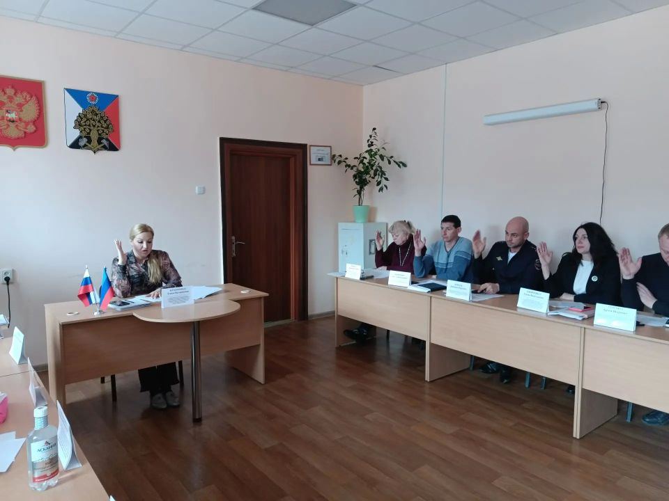 В Администрации городского округа город Ровеньки состоялось очередное заседание городской комиссии по делам несовершеннолетних и защите их прав под председательством заместителя Главы Администрации городского округа город... В Администрации городского округа город Ровеньки состоялось очередное заседание городской комиссии по делам несовершеннолетних и защите их прав под председательством заместителя Главы Администрации городского округа город...
