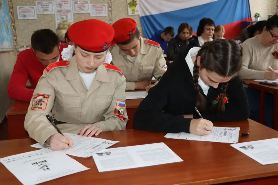 Сегодня присоединился к VIII Международной патриотической акции «Диктант Победы» Сегодня присоединился к VIII Международной патриотической акции «Диктант Победы»