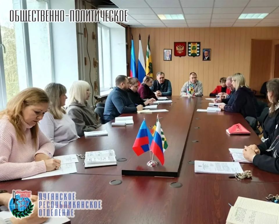 14 апреля Евгений Шаталин, Герой Луганской Народной Республики, временно исполняющий полномочия Главы Рубежанского муниципального округа, член Совета Луганского республиканского отделения Всероссийской общественной... 14 апреля Евгений Шаталин, Герой Луганской Народной Республики, временно исполняющий полномочия Главы Рубежанского муниципального округа, член Совета Луганского республиканского отделения Всероссийской общественной...