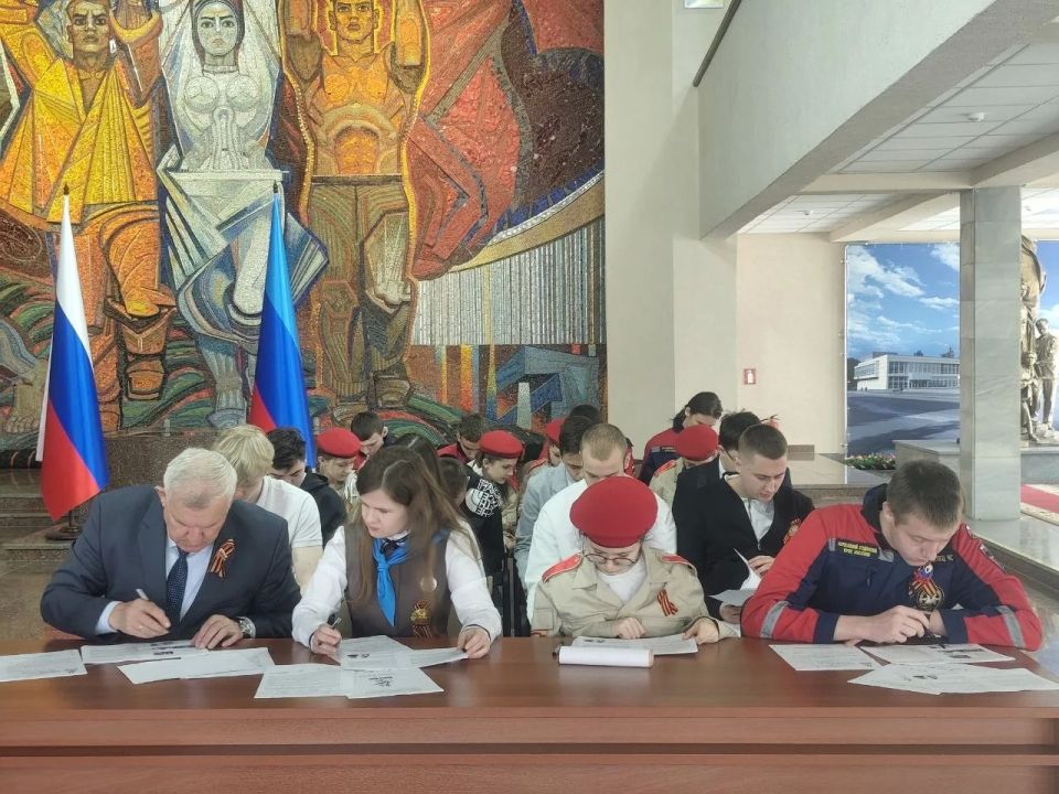 Площадками написания «Диктанта Победы» в муниципалитетах ЛНР стали Дома культуры, музеи и учреждения образования Площадками написания «Диктанта Победы» в муниципалитетах ЛНР стали Дома культуры, музеи и учреждения образования