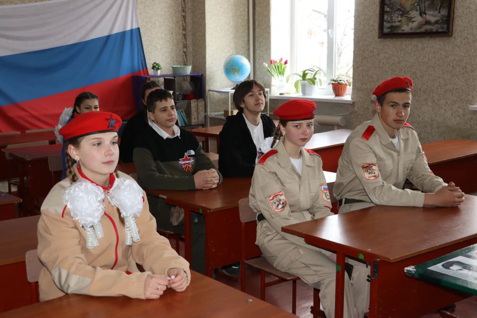 В рамках проекта «ГосСтарт.Диалог» состоялась встреча молодежи с Татьяной Лазаренко — депутатом Совета городского округа, директором ССШ № 1 и мамой военнослужащего В рамках проекта «ГосСтарт.Диалог» состоялась встреча молодежи с Татьяной Лазаренко — депутатом Совета городского округа, директором ССШ № 1 и мамой военнослужащего
