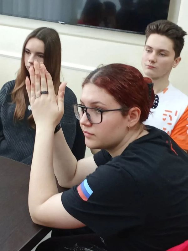 Роман Лысенко: Встреча, вдохновленная будущим: 23 апреля провел встречу с активистами «Движения первых» Роман Лысенко: Встреча, вдохновленная будущим: 23 апреля провел встречу с активистами «Движения первых»