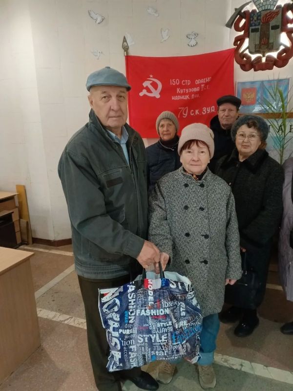Луганская общественная организация ветеранов Великой Отечественной войны дала старт акции поздравлений к 9 Мая Луганская общественная организация ветеранов Великой Отечественной войны дала старт акции поздравлений к 9 Мая