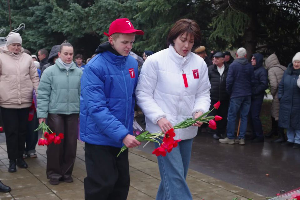 В Славяносербске почтили память чернобыльцев в День трагедии на ЧАЭС В Славяносербске почтили память чернобыльцев в День трагедии на ЧАЭС