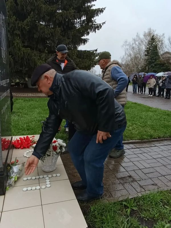 «Ушедшим в вечность, вступившим в бой с безликим врагом…» - памятный митинг ко Дню памяти погибших в радиационных авариях и катастрофах «Ушедшим в вечность, вступившим в бой с безликим врагом…» - памятный митинг ко Дню памяти погибших в радиационных авариях и катастрофах