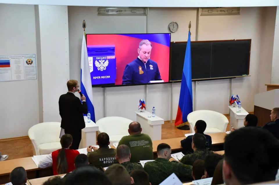 На вопросы «Диктанта Победы» ответили студенты вузов ЛНР На вопросы «Диктанта Победы» ответили студенты вузов ЛНР