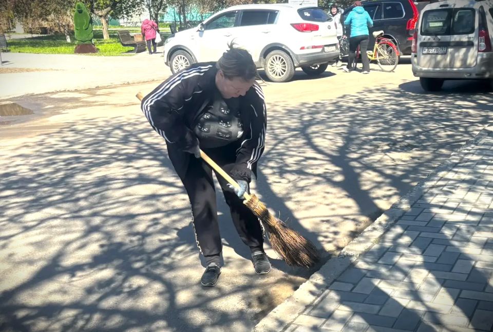 Чистота и уют родного края: Новоайдарский округ присоединился к Всероссийскому субботнику Чистота и уют родного края: Новоайдарский округ присоединился к Всероссийскому субботнику