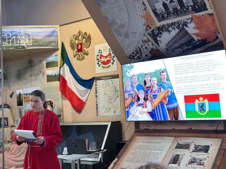 В Свердловском краеведческом музее прошёл информационный час В Свердловском краеведческом музее прошёл информационный час