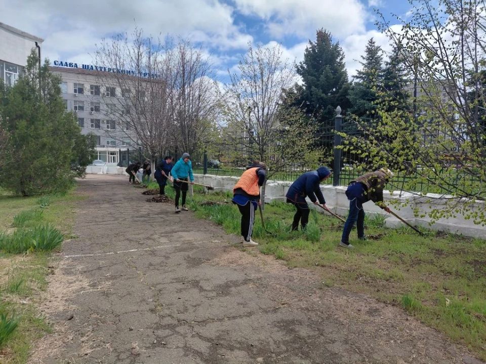 В рамках Всероссийского субботника, масштабной экологической акции, организованной Министерством строительства и жилищно-коммунального хозяйства Российской Федерации, сотрудники Управления образования округа активно приняли... В рамках Всероссийского субботника, масштабной экологической акции, организованной Министерством строительства и жилищно-коммунального хозяйства Российской Федерации, сотрудники Управления образования округа активно приняли...