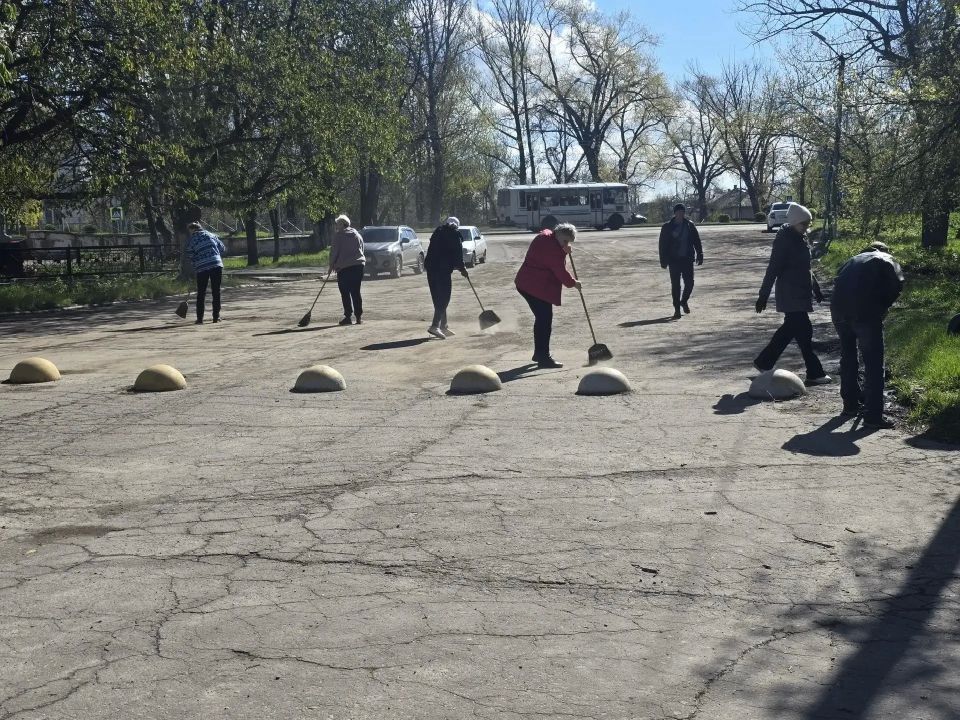Сегодня наш округ показал, что такое настоящая командная работа! В рамках Всероссийского субботника мы вместе вышли на уборку территории и я искренне благодарен каждому из вас Сегодня наш округ показал, что такое настоящая командная работа! В рамках Всероссийского субботника мы вместе вышли на уборку территории и я искренне благодарен каждому из вас
