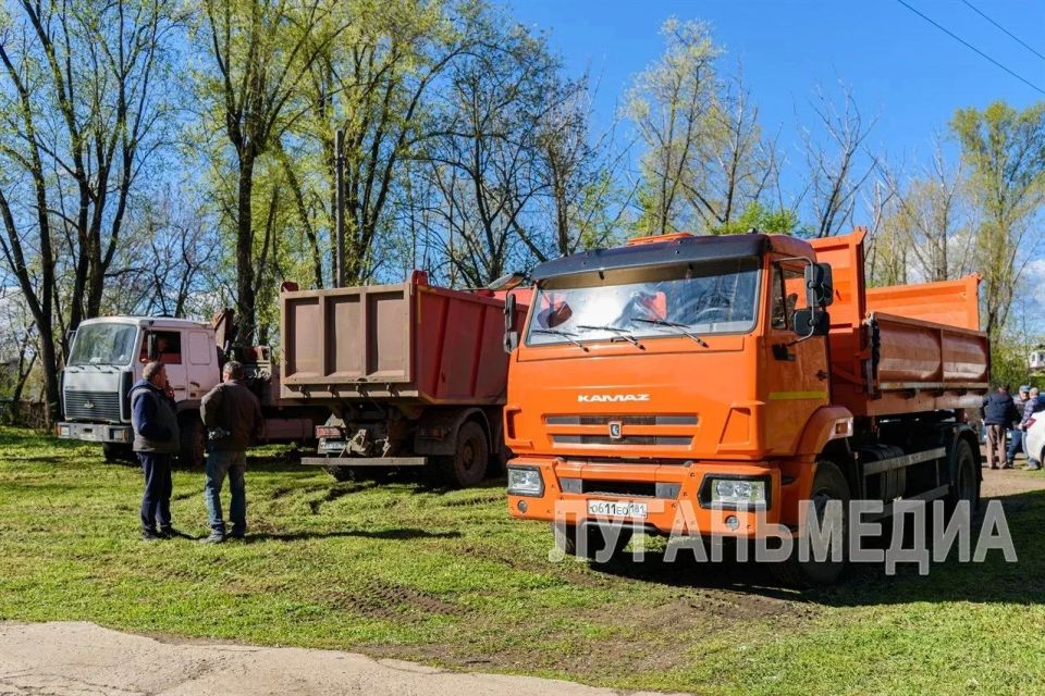 В Луганске прошел Всероссийский субботник В Луганске прошел Всероссийский субботник