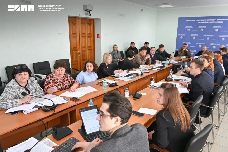 В городе Ровеньки ЛНР планируют развивать угледобывающую, легкую и пищевую промышленность В городе Ровеньки ЛНР планируют развивать угледобывающую, легкую и пищевую промышленность