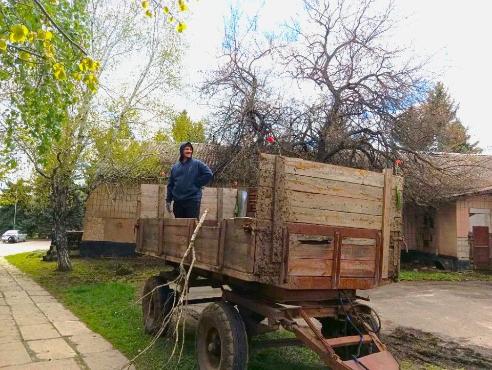 Славяносербский округ присоединился ко Всероссийскому субботнику: администрация и депутаты вместе за чистоту и уют! Славяносербский округ присоединился ко Всероссийскому субботнику: администрация и депутаты вместе за чистоту и уют!